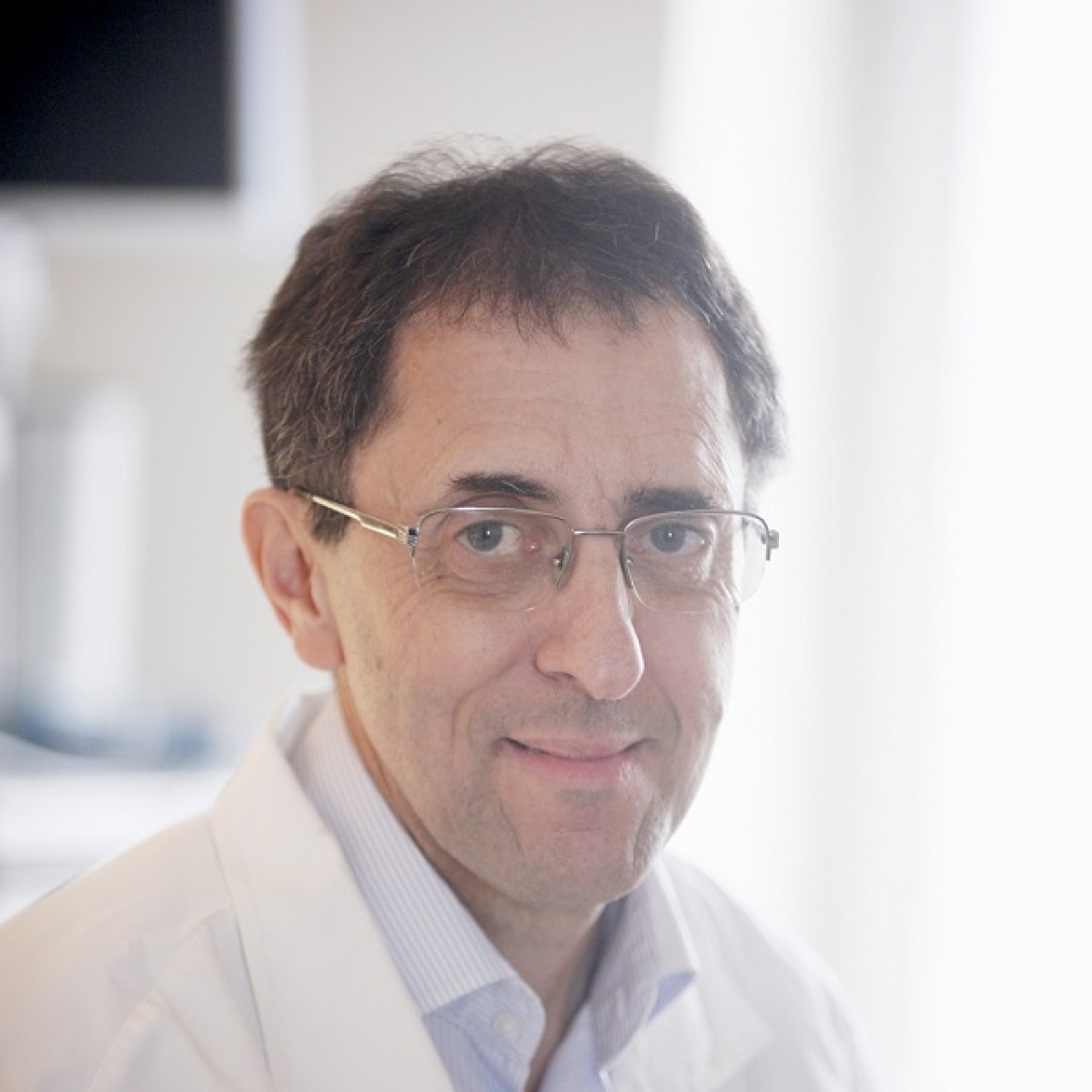 Dr. Laki Andr&aacute;s