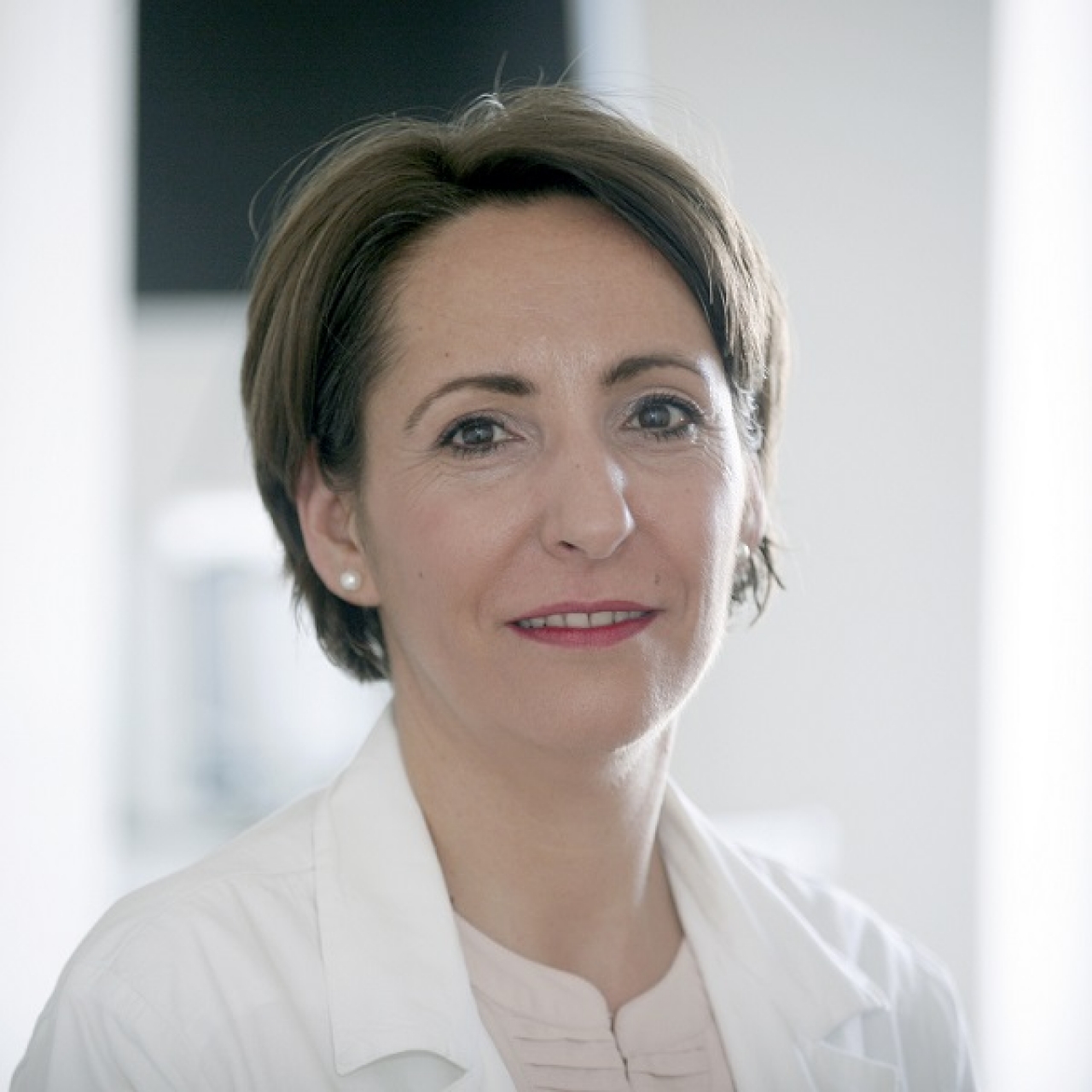 Dr. Sz&eacute;kely Hajnal