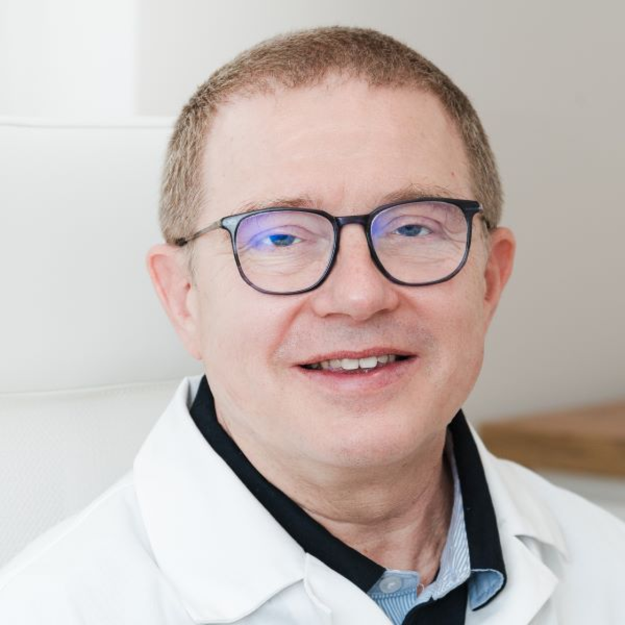 Dr. Lueff S&aacute;ndor
